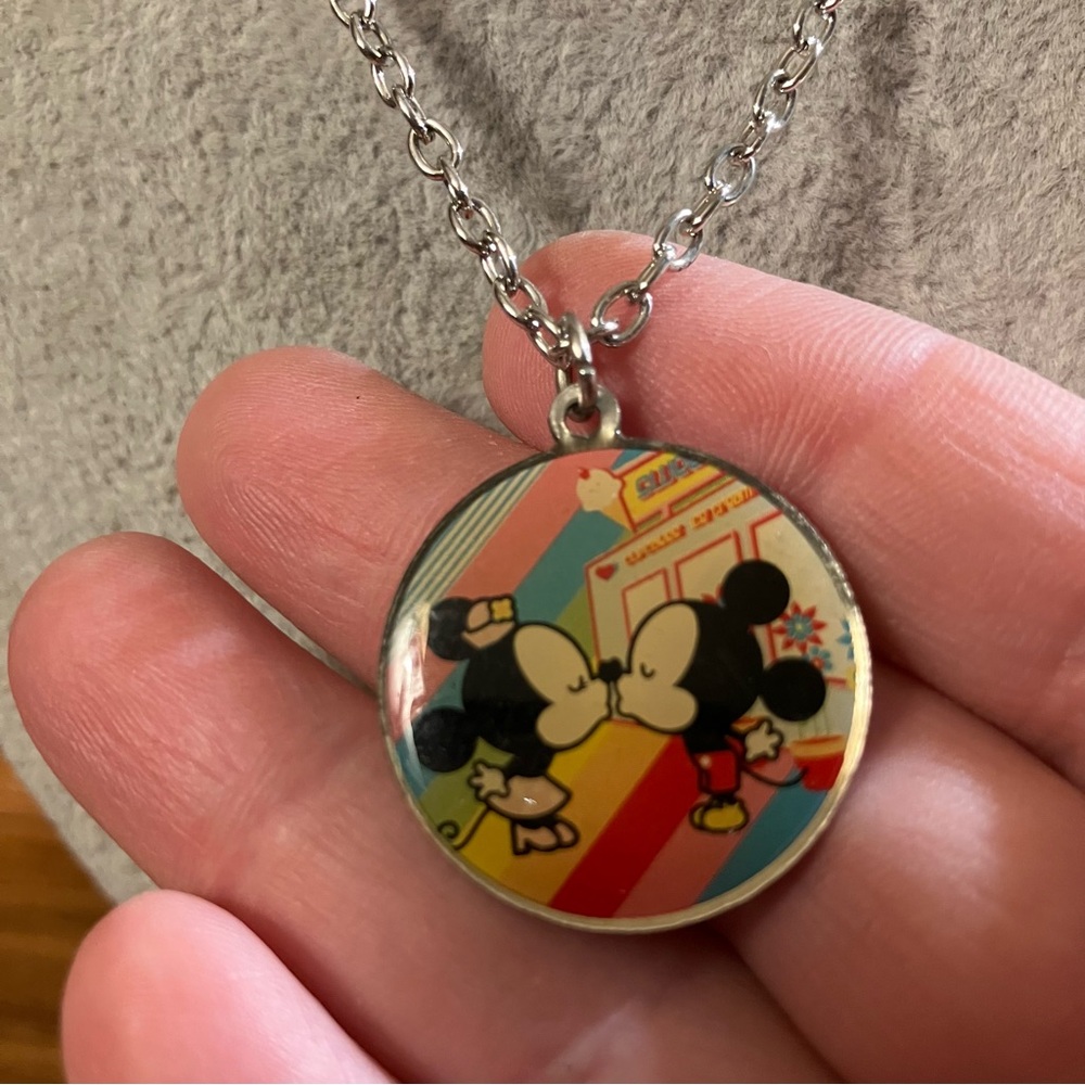 Disney Mickey Mouse and Minnie Kissing Pendant Necklace Kawaii Chibi Silver Tone
